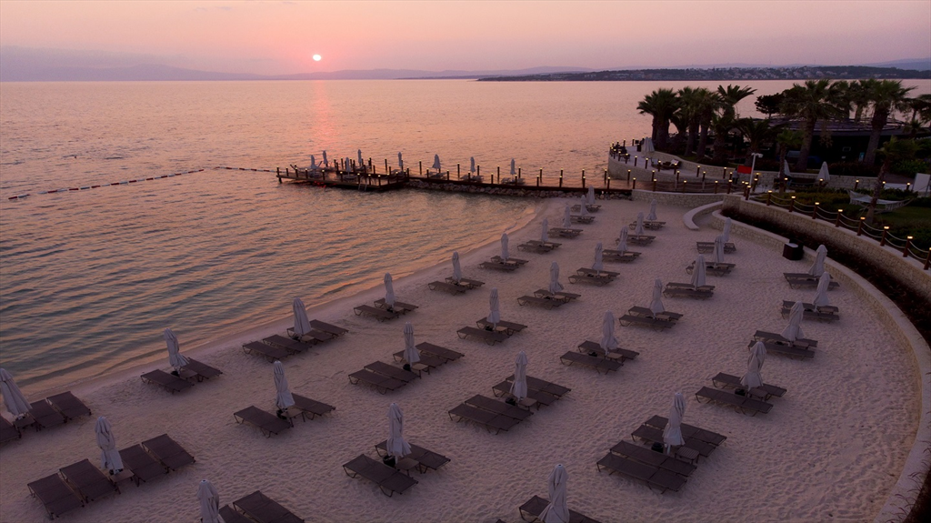 Reges, A Luxury Collection Resort & Spa Plajı